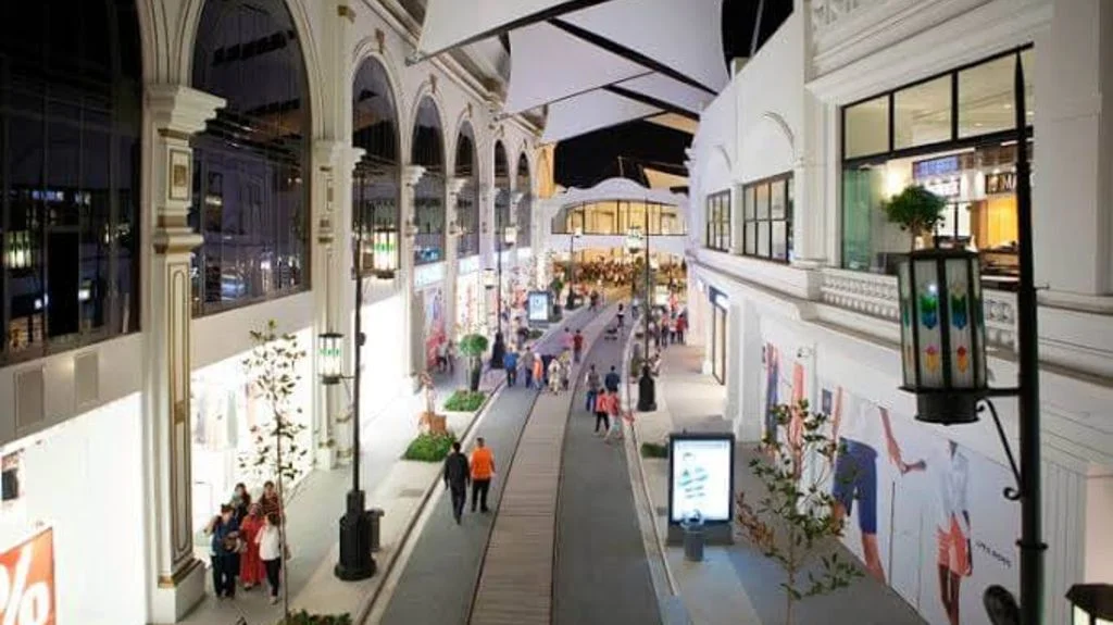 Isfanbul Mall - Shopping in Istanbul