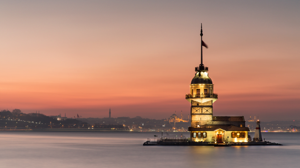 Best time to visit istanbul, Kız Kulesi