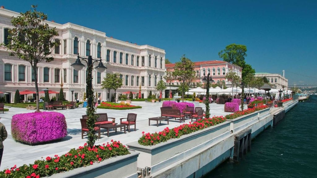 Four_Seasons_Hotel_Bosphorus